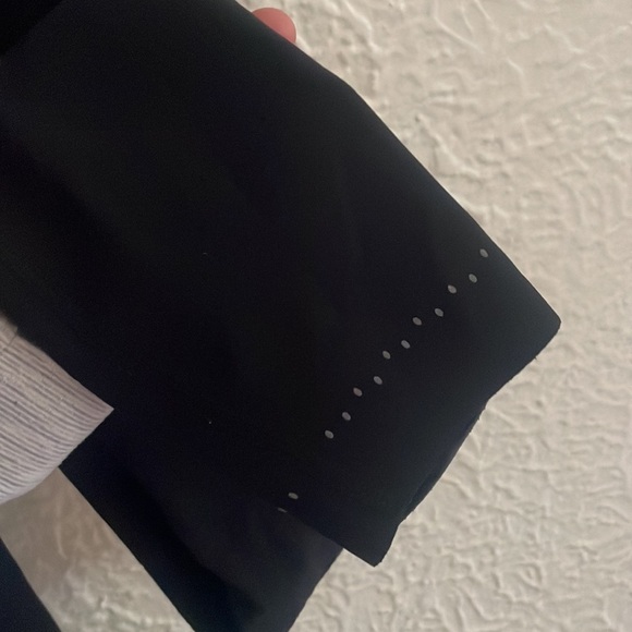 Lululemon Zoned In Tight 27" Size 2 Black High-Rise - Picture 3 of 7